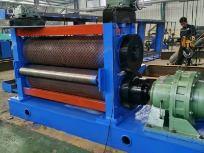 Steel plate embossing machine / 4