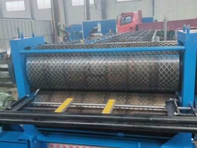 Steel plate embossing machine / 5