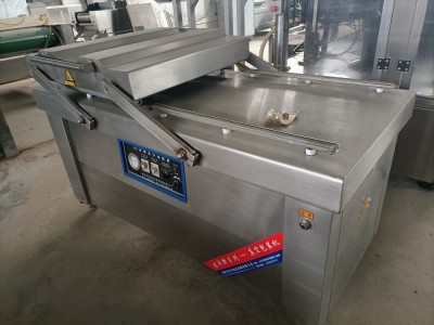 700 second-hand automatic vacuum double chamber packaging machine / 4