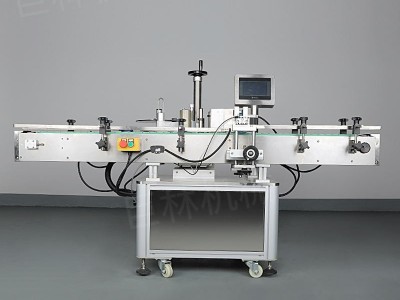 Automatic labeling machine / 4