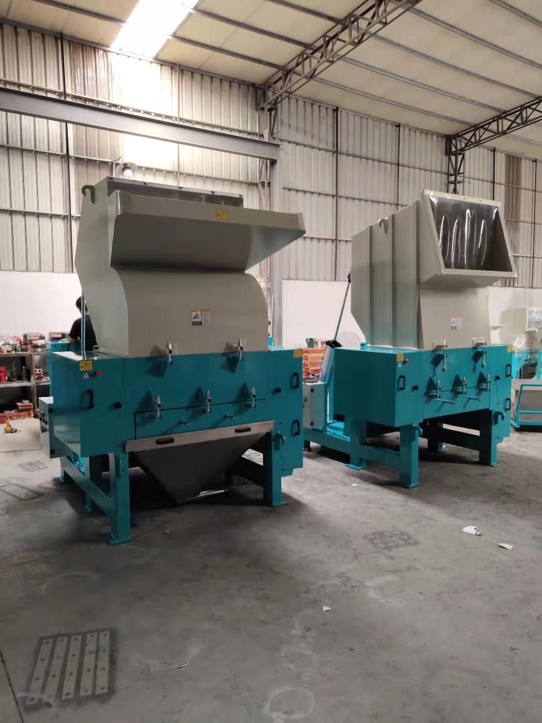 Plastic granulator machines / 7