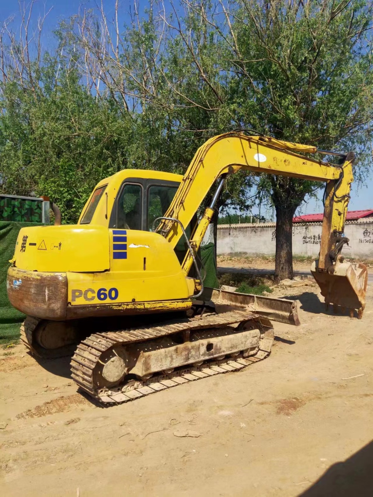 KOMATSU PC60 / 3