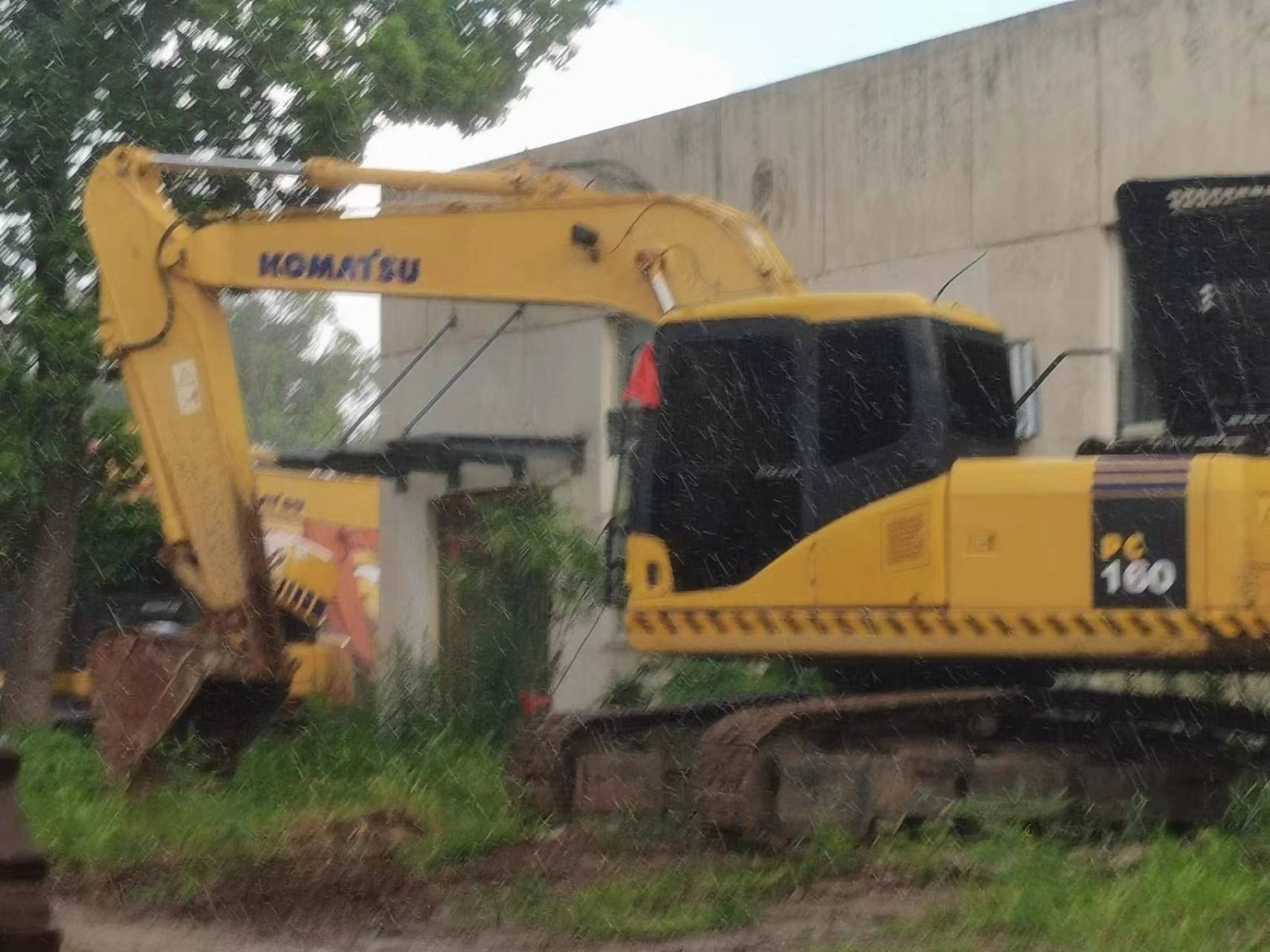 Used Excavator/ equipment / 2