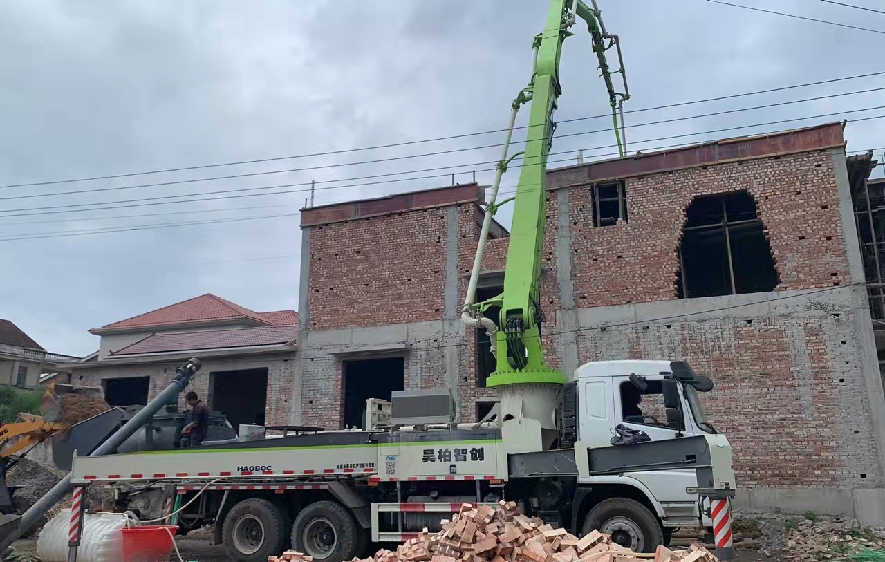 concrete boom pump truck / 5