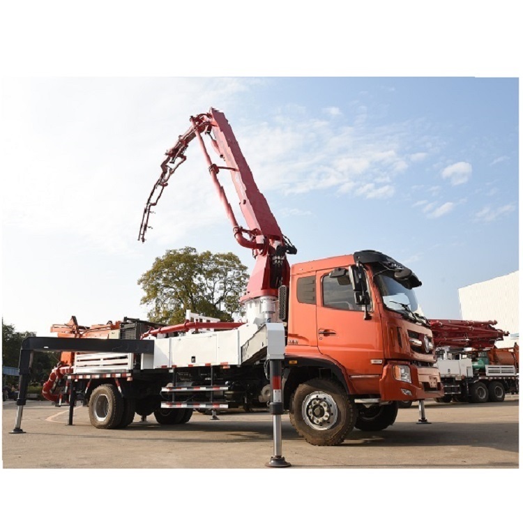 concrete boom pump truck / 2