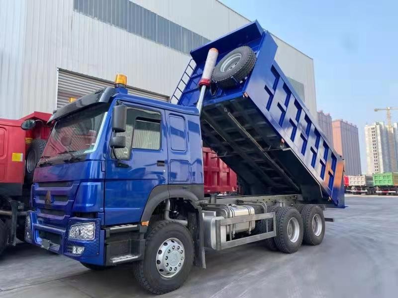 Used dump trucks HOWO 6×4 / 4