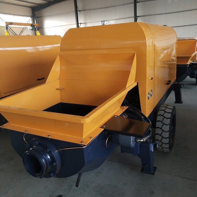 Electric Trailer Concrete Pump / 4