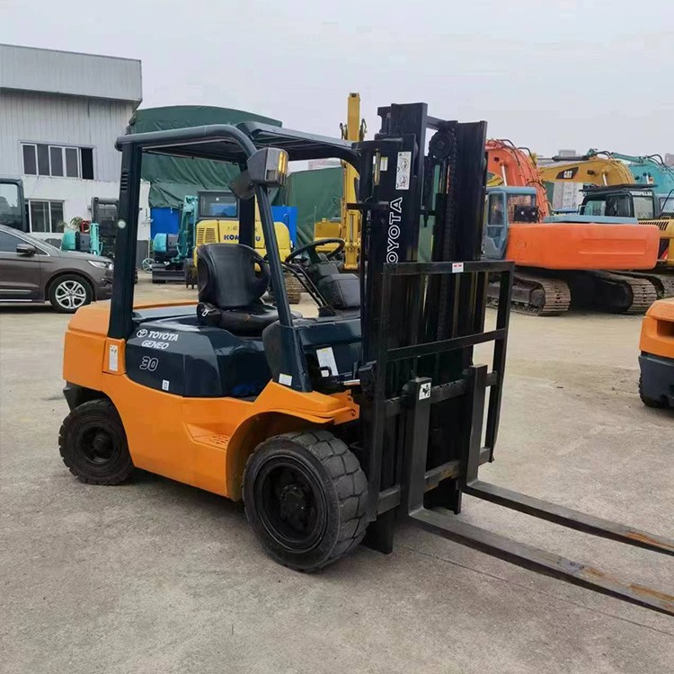 Used Toyota 3 Ton Forklift / 6