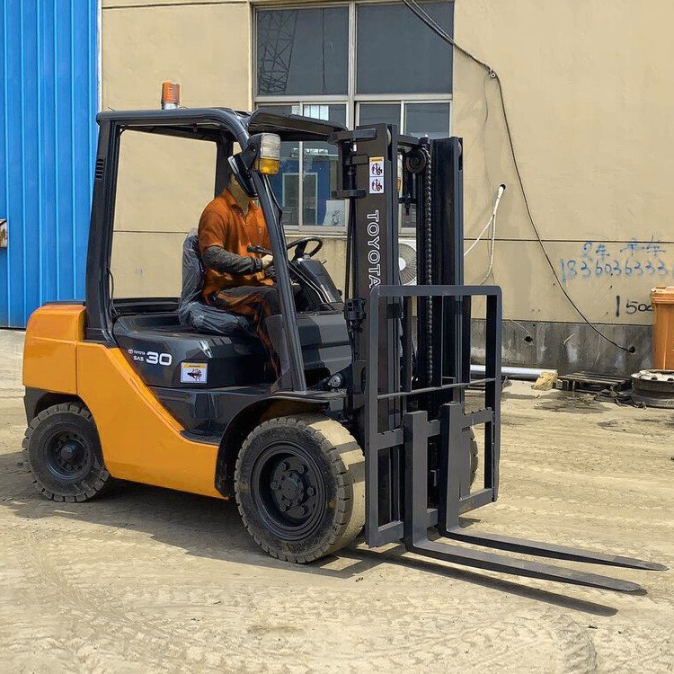 Used Toyota 3 Ton Forklift / 4