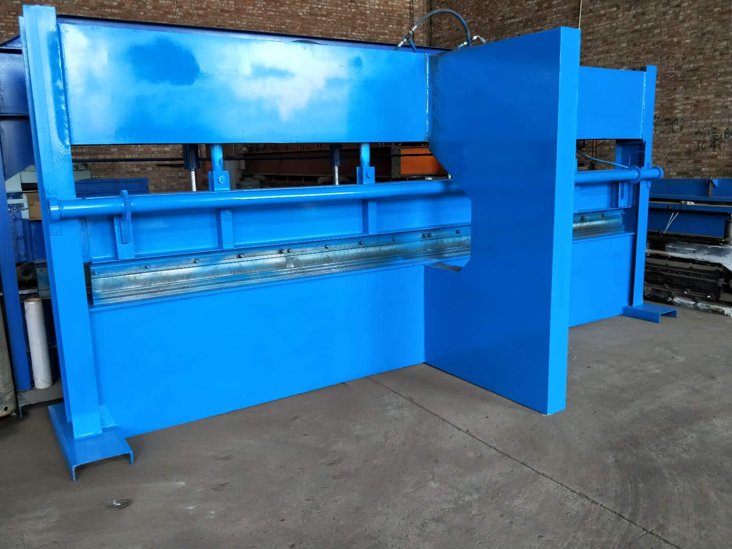 4M bending machine / 6