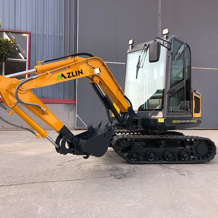 2.5 Ton mini Excavator Digging / 3