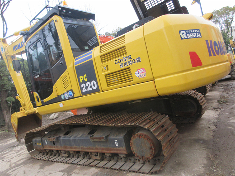 PC220-8 Track Excavator / 5