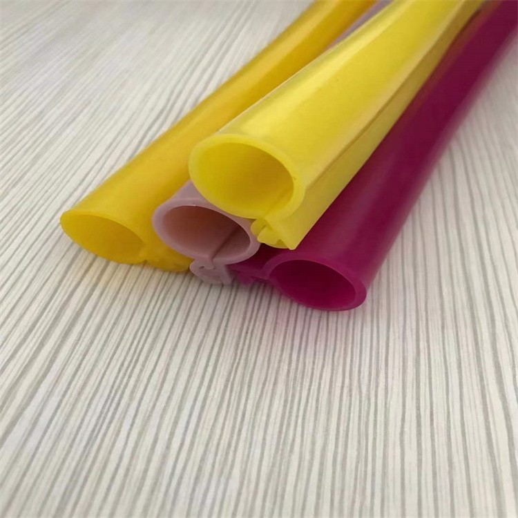 Silicone sealing strip / 6