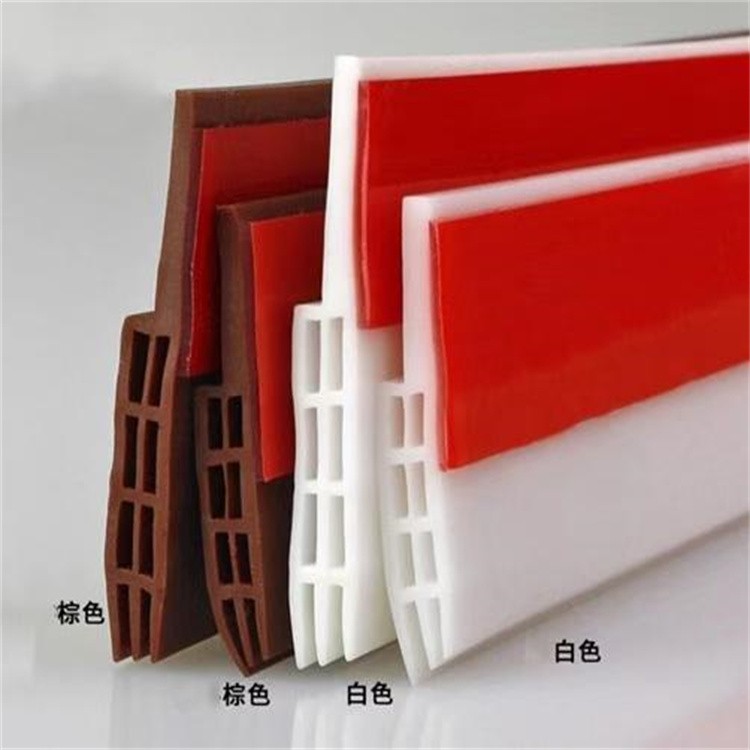 Silicone sealing strip / 7