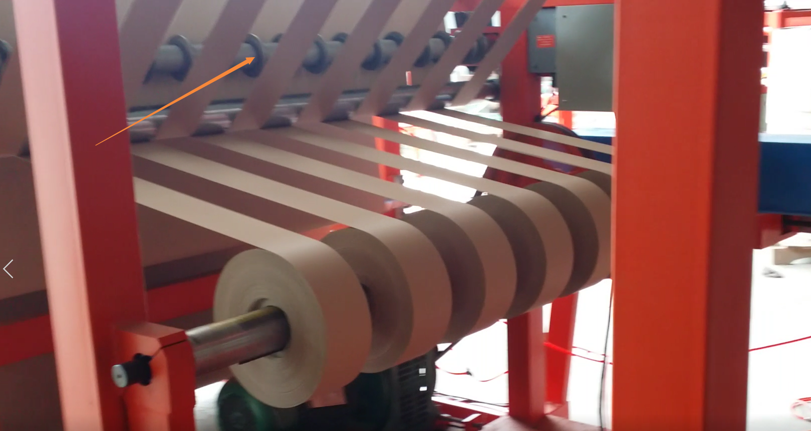 Kraft paper slitting machine / 3