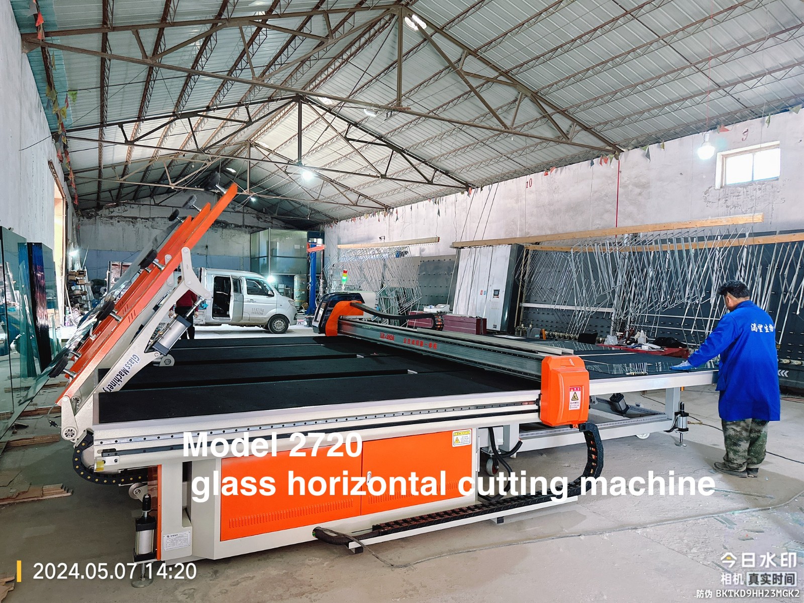 CNC glass cutting machine / 2