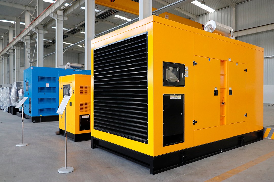 Silent type Diesel generator / 3