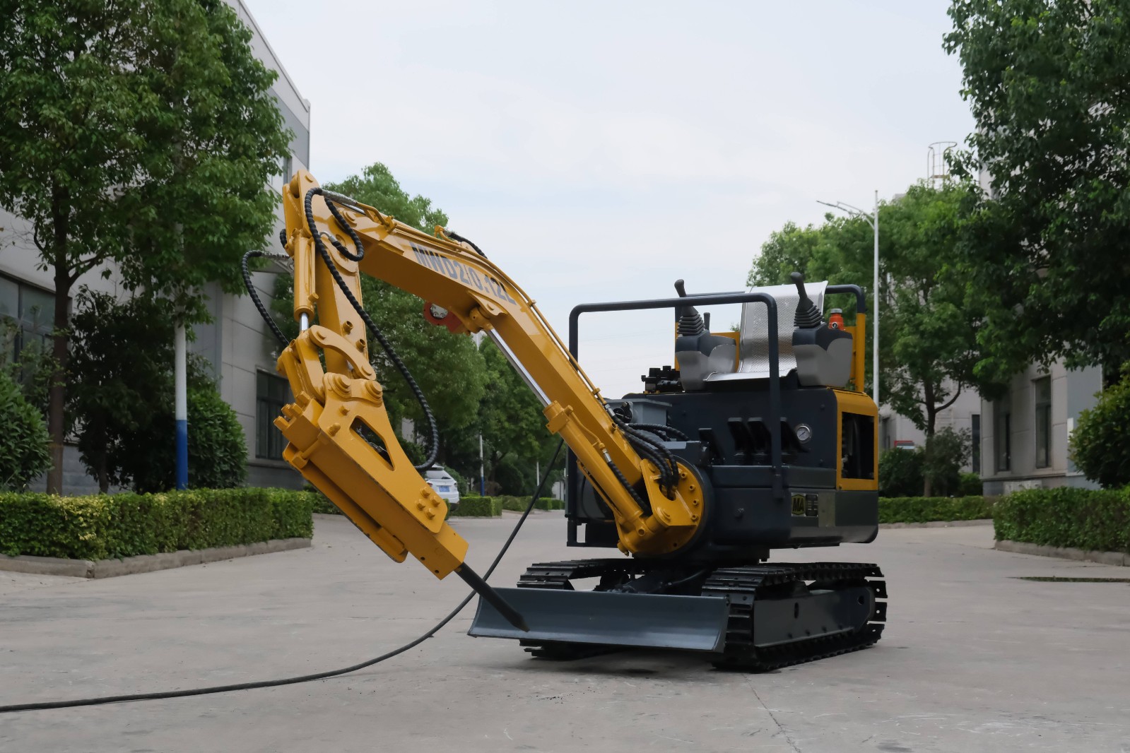 MWD2/0.12L hydraulic excavator for coal mines / 4