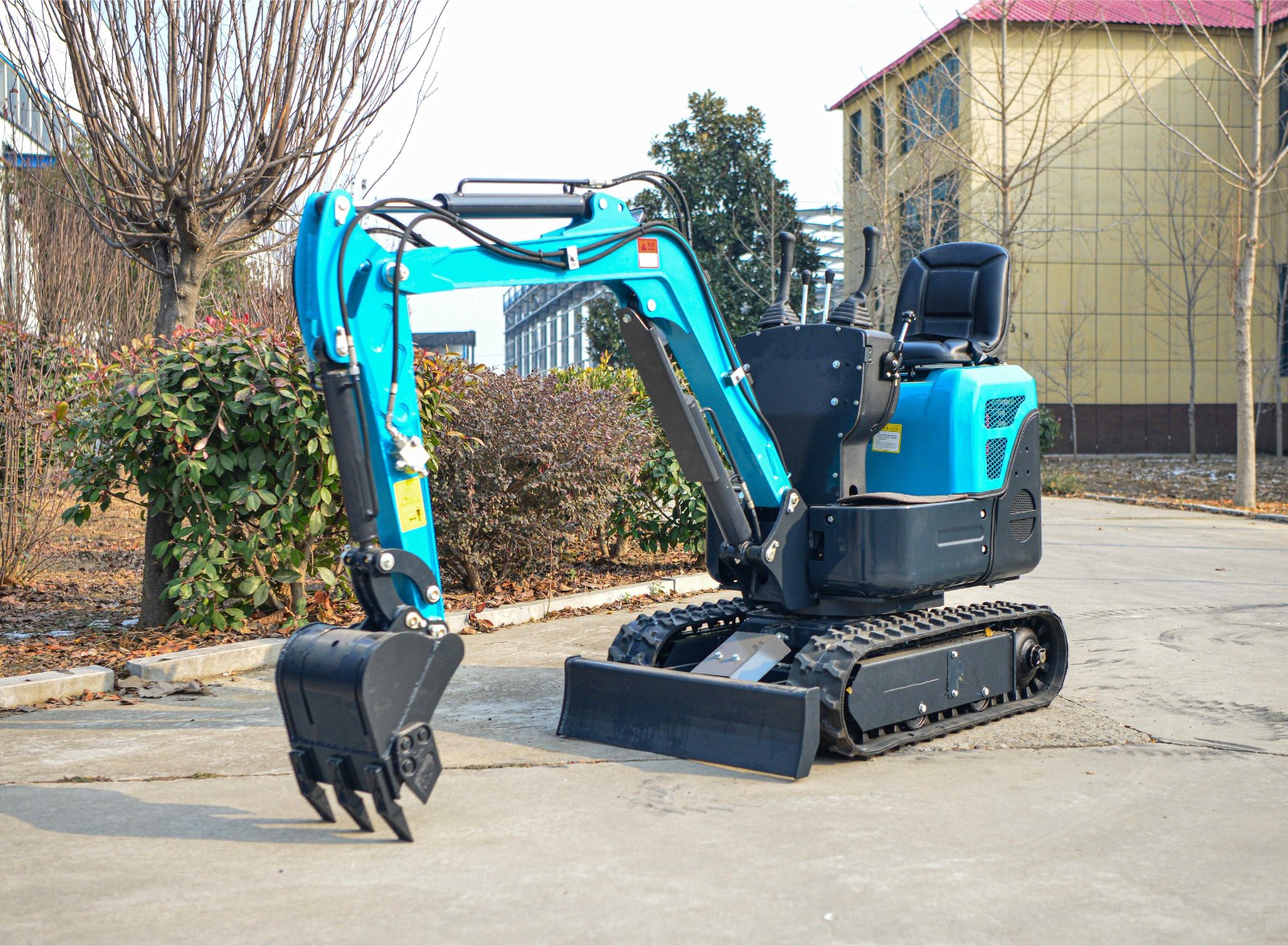 Low Price Mini Excavator 1.0ton Micro Digger for Sale / 6