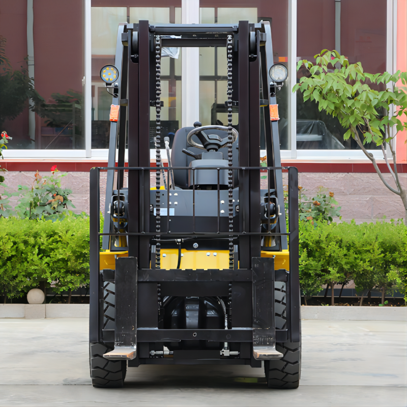 2.5t 3m Four Wheel Counterbalanced Hydraulic Forklift Sitting Driving Style / 2