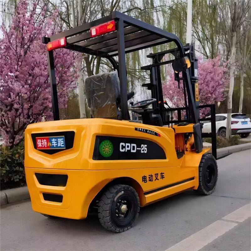 2.5t 3m Four Wheel Counterbalanced Hydraulic Forklift Sitting Driving Style / 6