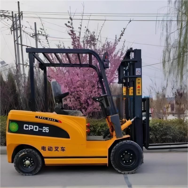 2.5t 3m Four Wheel Counterbalanced Hydraulic Forklift Sitting Driving Style / 5