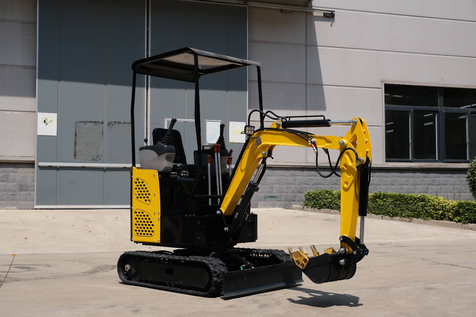 CE High Quality Assurance Wth Various Engine 16 17 Mini Excavators / 3