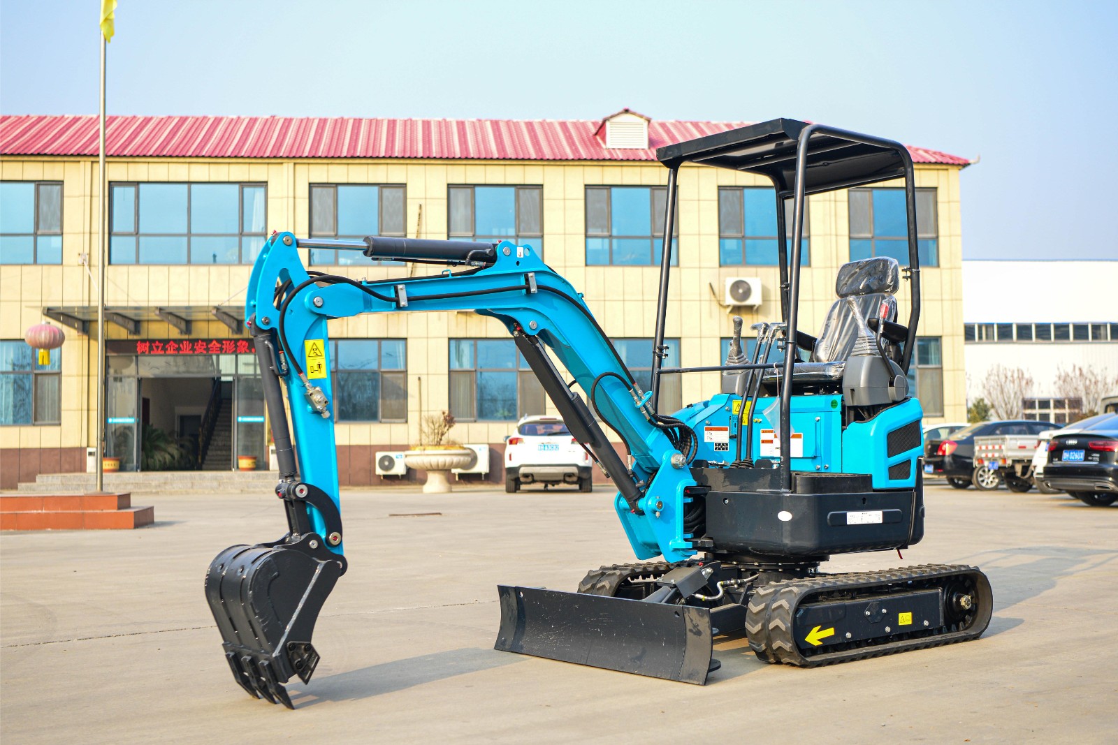 Cheap Price Chinese Yubo-17 Mini Excavator Small Digger Crawler Excavator / 2