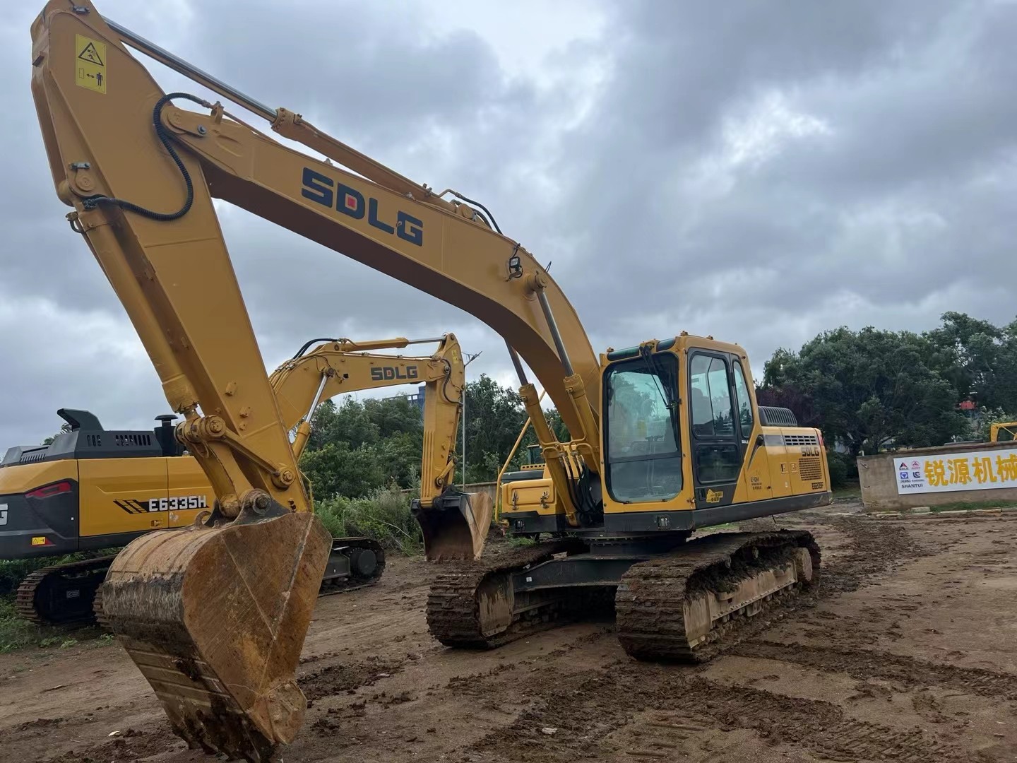 Second-hand excavator produced in 2021, LINGONG E6205F, 20-ton crawler excavator / 4