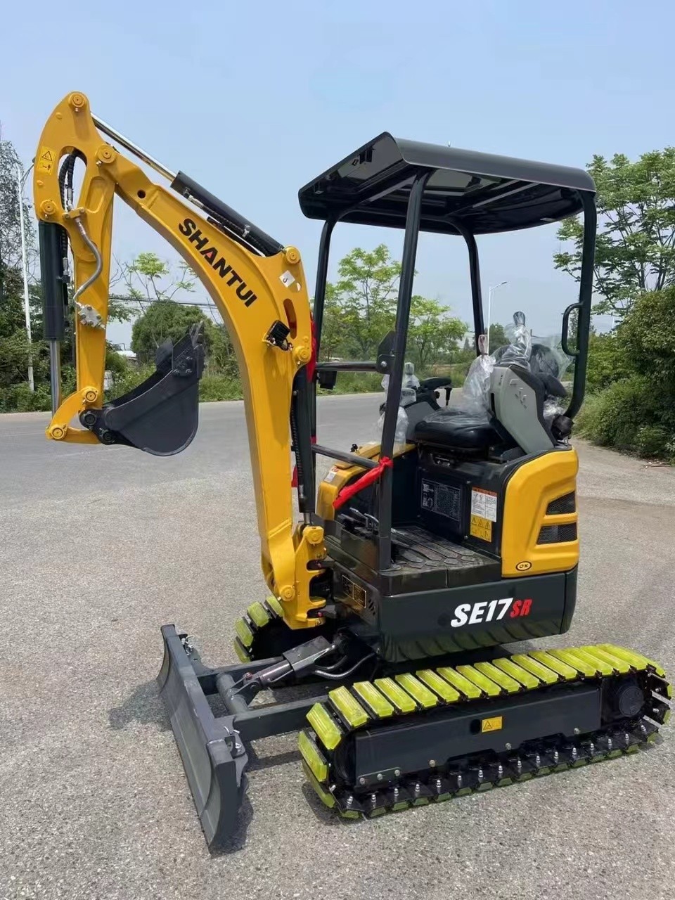 mini  digger used  excavator SHANTUI S17SR  hydraulic excavator  1.7-ton / 2