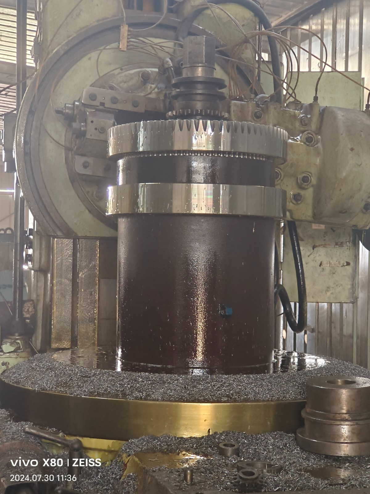 Large module gear hobbing machine